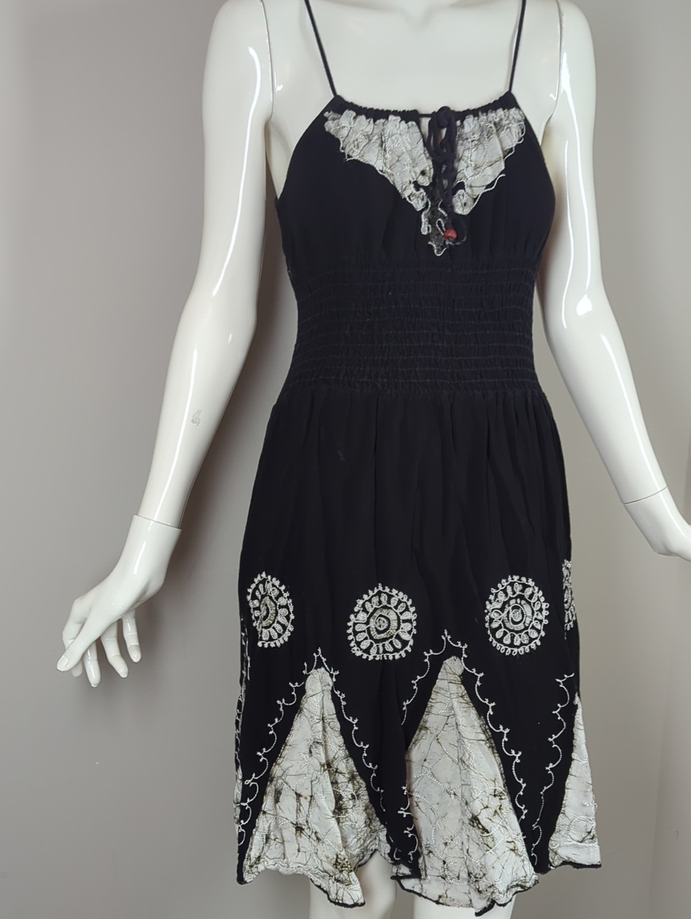 Vintage Mayur Black Embroidered Spaghetti-Strap Dress with Cream Accents - Picture 4 of 7